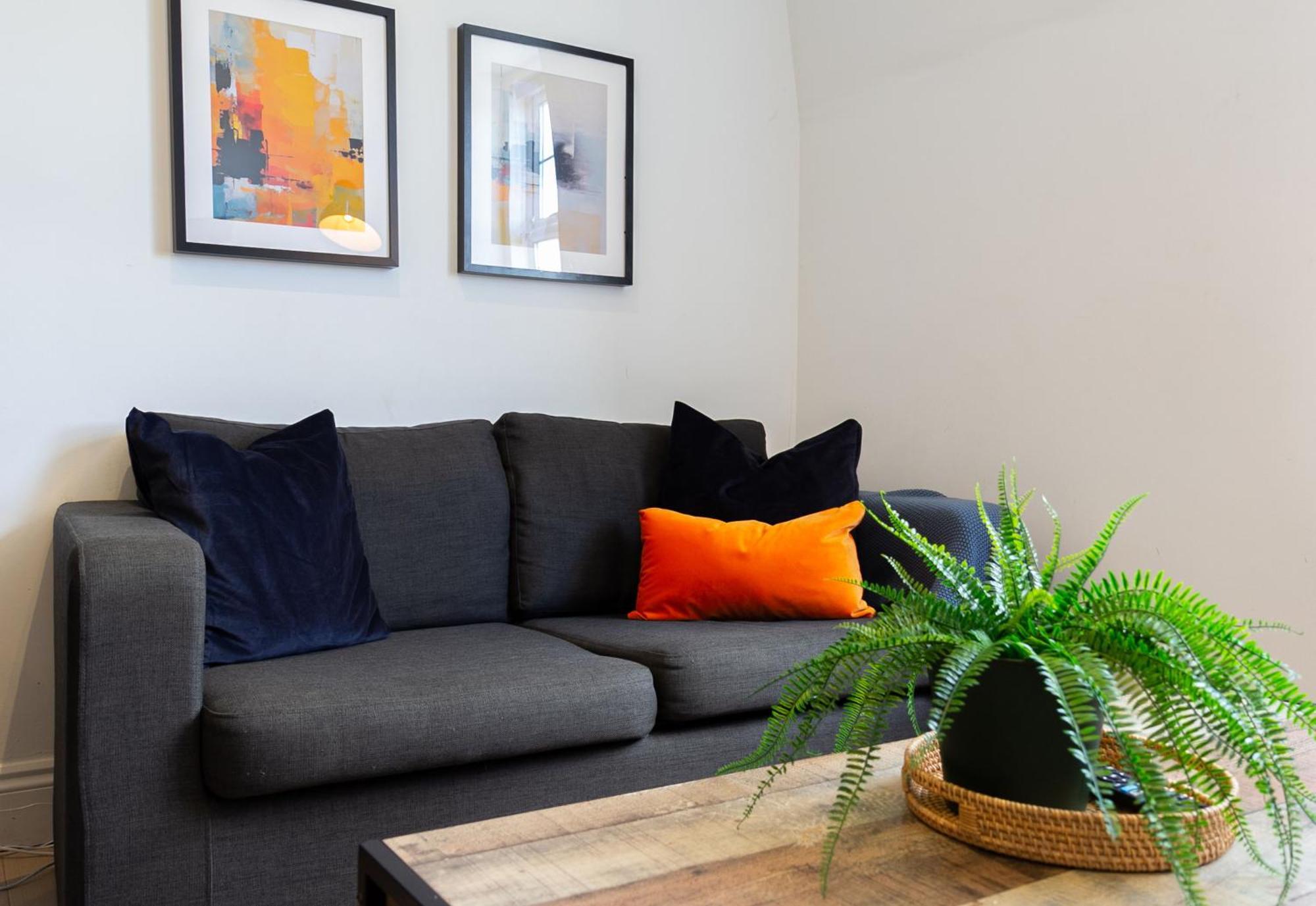Cosy Central 2 Bedroom - Near Brighton Beach & Shops! Exterior photo