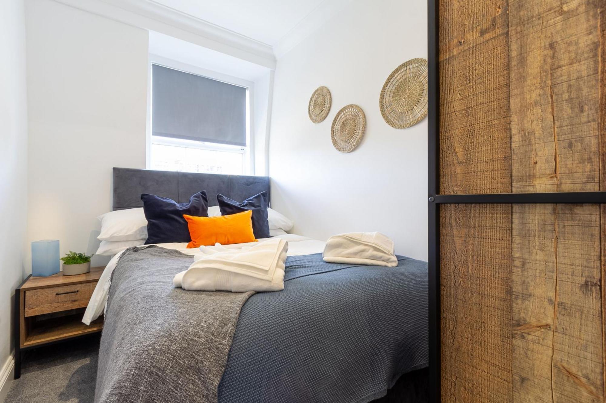 Cosy Central 2 Bedroom - Near Brighton Beach & Shops! Exterior photo
