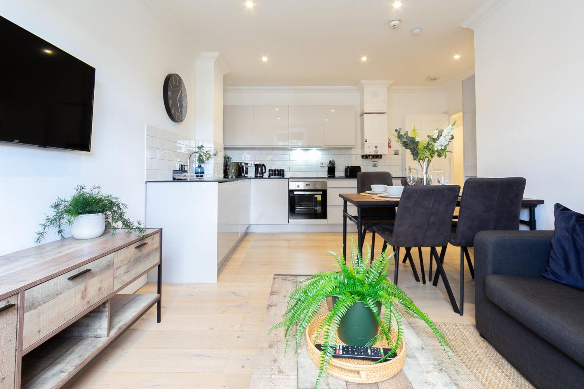 Cosy Central 2 Bedroom - Near Brighton Beach & Shops! Exterior photo